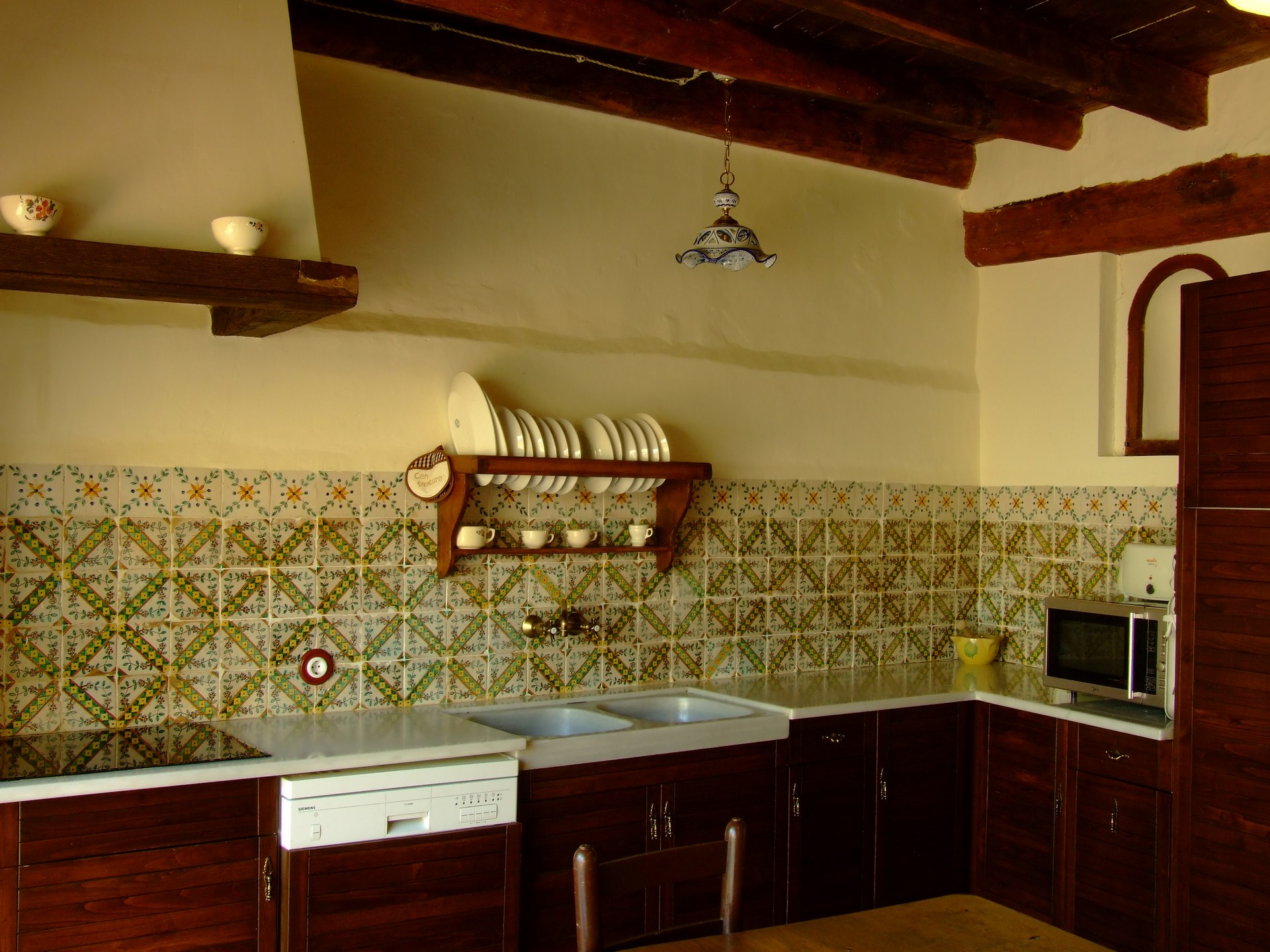 Cuina de la casa rural Can Ventura de Sant Feliu de Pallerols (La Garrotxa)