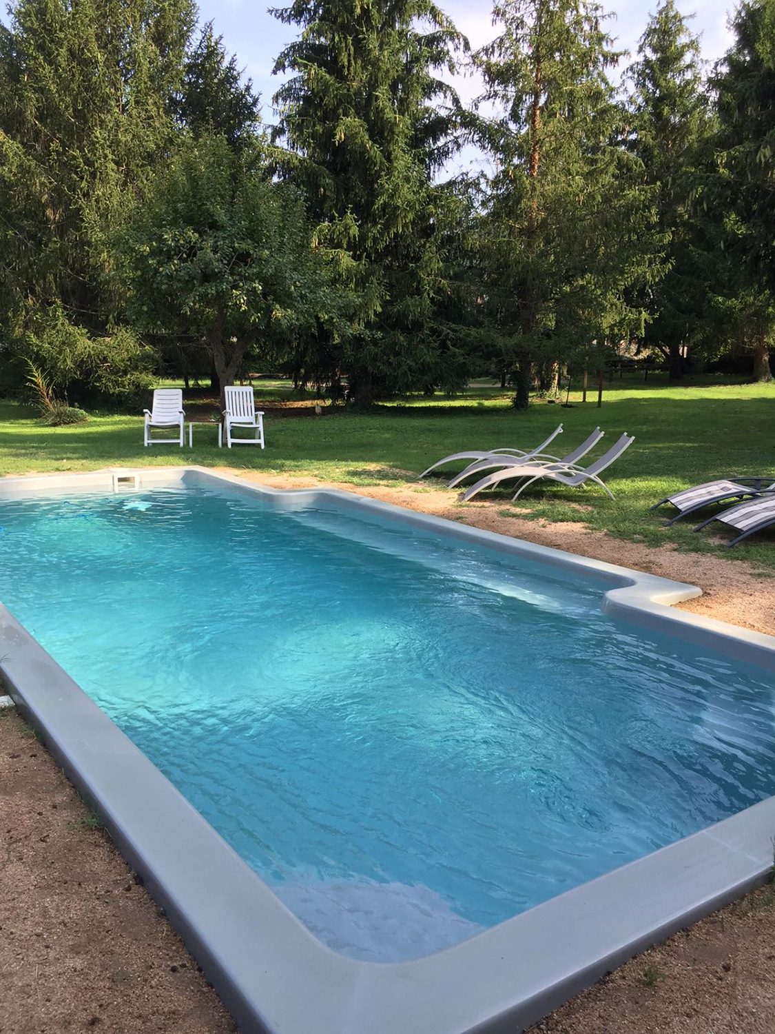 Piscina privada de de la casa rural Casa Prat de Sant Feliu de Pallerols (La Garrotxa)
